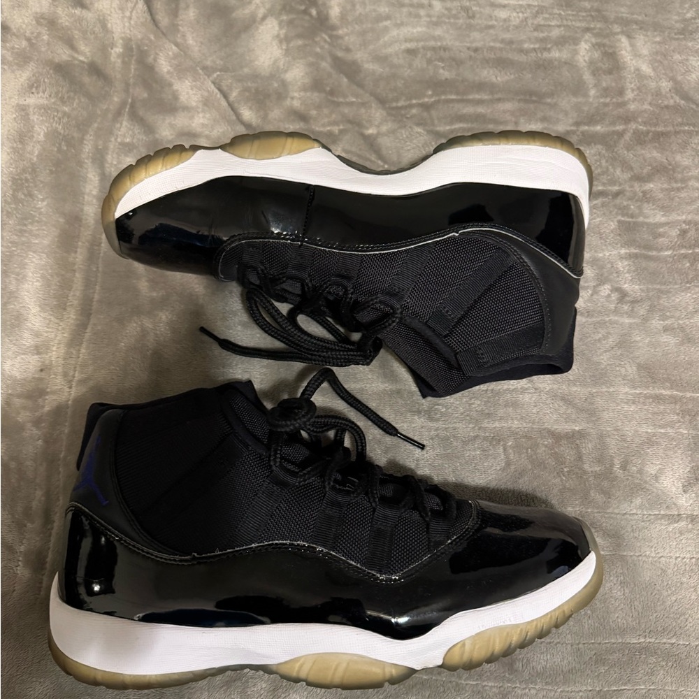 Size 11 space jam 11